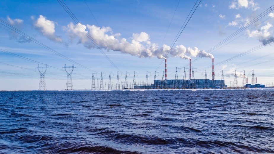 AI napędza boom na elektrownie gazowe. Zielona energia już nie wystarcza