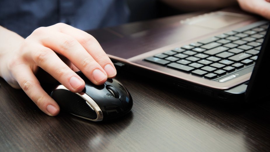 Dali Niemcom komputery, żeby pracowali szybciej. Niemcy chcą dodatkowego urlopu
