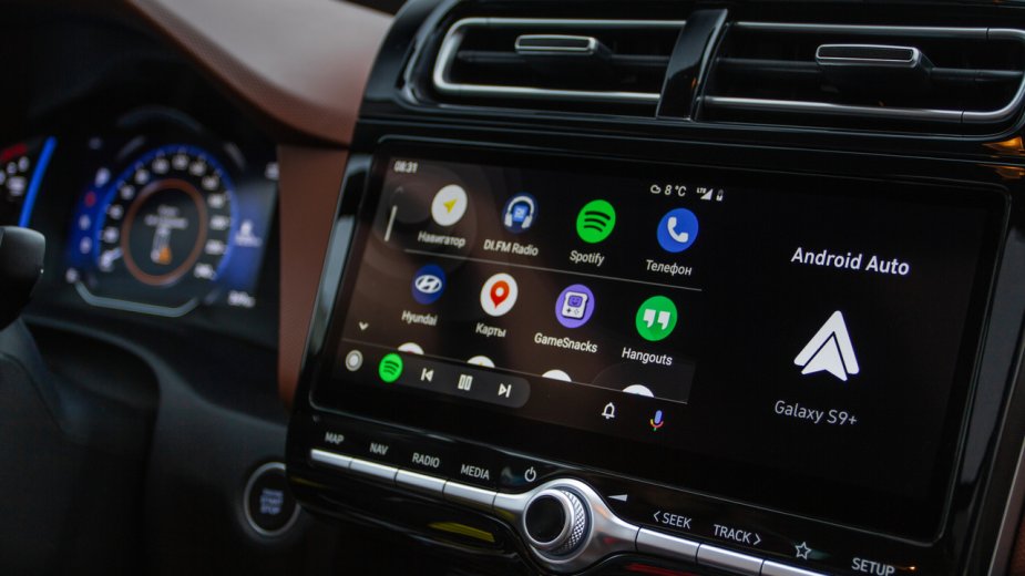 Android Auto myśli, że jest PlayStation. Brakuje już tylko pada