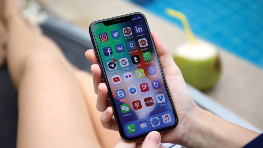Apple nie ma AI. Szuka go wszędzie gdzie się da