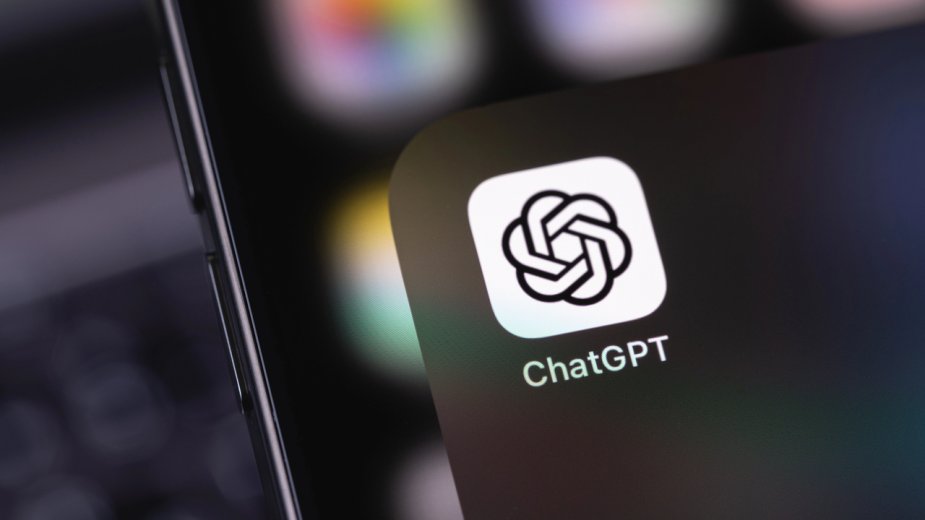 ChatGPT traci dominację. Użytkownicy coraz częściej wybierają Gemini i Claude