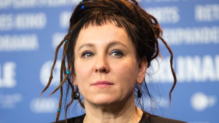 Załatwiła dotację i zniknęła? Gra od Olgi Tokarczuk to nowa Izera