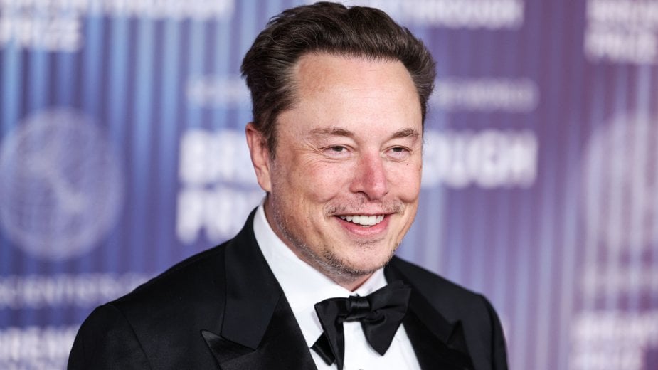 Starcie tytanów. Elon Musk ostrzega Billa Gatesa