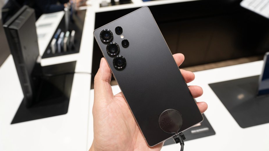 Flagowce Galaxy dostaną panele OLED z Chin? Samsung idzie śladem Apple