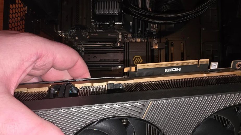 Kolejny GeForce RTX 5090 umiera. Tym razem w kłębach dymu i nie przez złącze zasilania