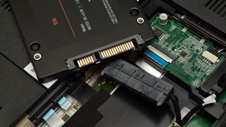 Hiperskalerzy wykupują całą pamięć na rynku