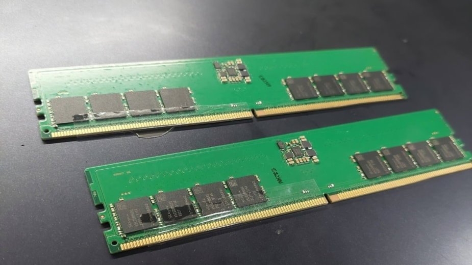 Intel wkróce otrzyma nowe tańsze pamięci RAM DDR5. Co z AMD?