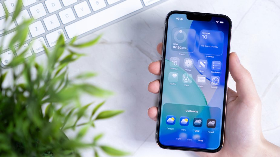 Apple pilnie łata iOS. iPhone ma ponad 20 groźnych luk bezpieczeństwa