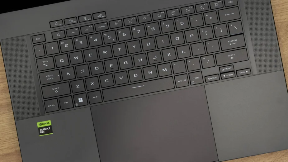 Jaki laptop do nauki i gier? Oczywiście z RTX 50!