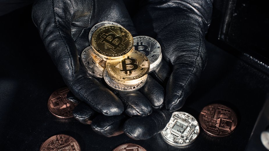 Miliony dolarów w kryptowalutach stracone po publikacji zdjęcia. Poważny błąd urzędników