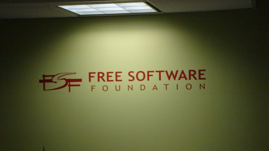 Ktoś przelał prawie milion dla Fundacji Wolnego Oprogramowania. Rozwijają Project GNU
