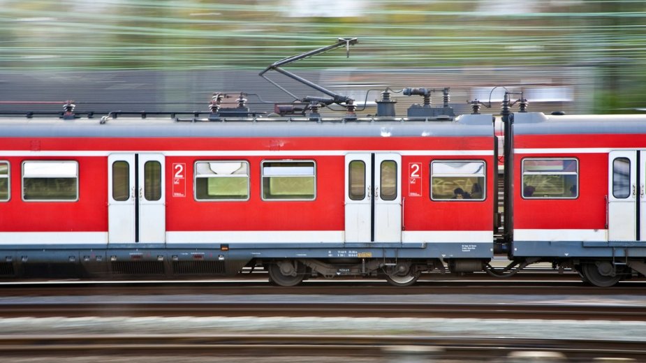 Łódzka Kolej próbuje mówić językiem graczy. Na stronie rekrutacyjnej wraca stary beton
