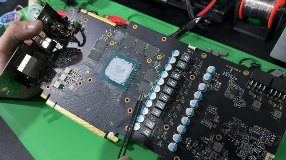 Podwojono pamięć VRAM w GeForce RTX 2080 Super. Wydajność skoczyła o blisko 30%