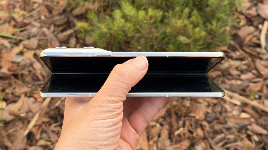 Test Motorola Razr Fold. Czy to najlepszy składany smartfon 2026 roku?