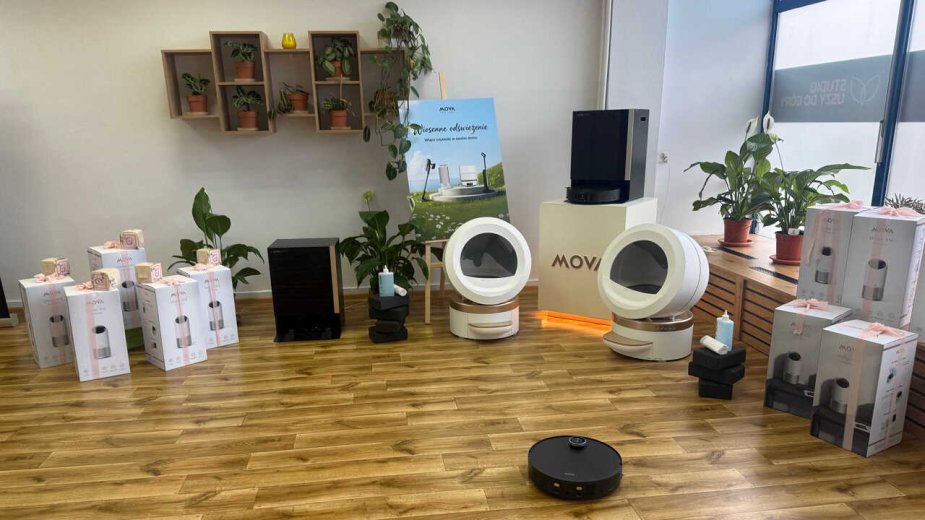 Joga z jamnikami i robot sprzątający - MOVA pokazała, jak wygląda życie bez domowych obowiązków
