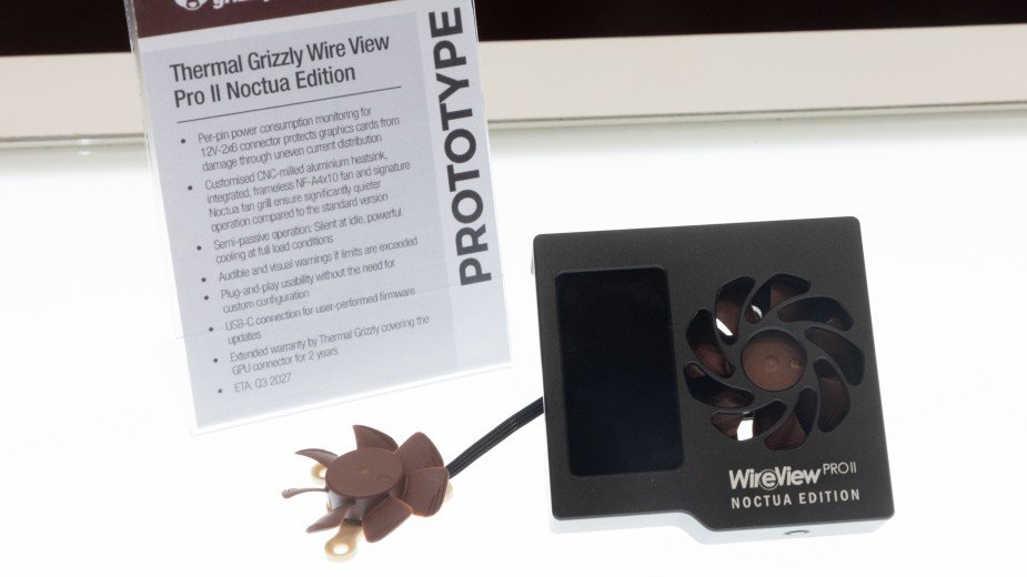 RTX 5090 topi złącza. Noctua założy mu więc termometr