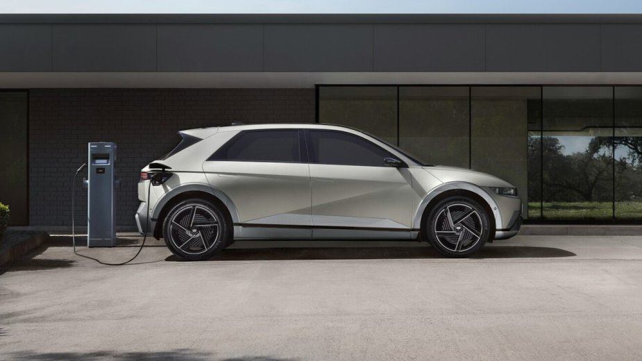 Pełne ładowanie w 15 minut. Nowy elektrolit może zmienić przyszłość baterii