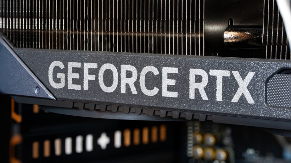 Karta za miliony monet, a gra nadal szarpie. NVIDIA wreszcie coś z tym robi