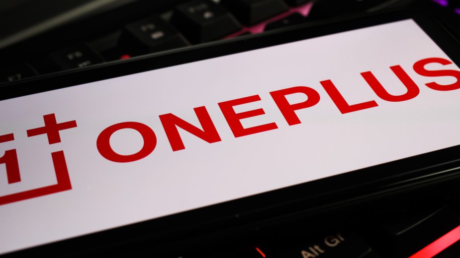 OnePlus 16 może dostać ekran 185 Hz i ogromną baterię. Nowy przeciek ujawnia szczegóły
