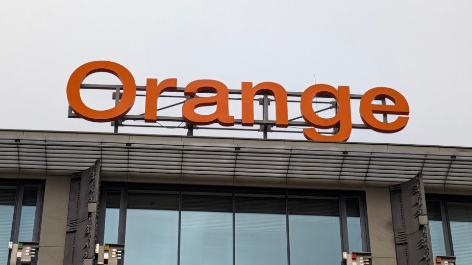 Orange odcina stare telefony od sieci. W Polsce też to planuje
