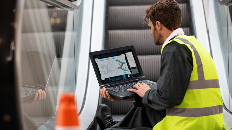 Panasonic TOUGHBOOK 56. Nowy standard mobilności dla pracowników terenowych