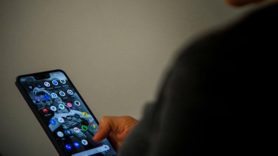 Posiadacze popularnych smartfonów zgłaszają problem z awariami aplikacji