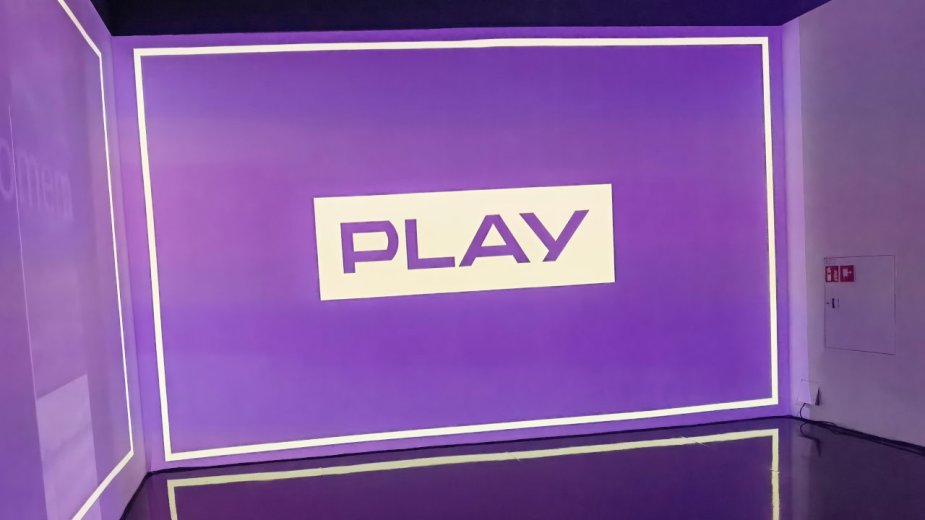 Play kusi fanów Samsunga. Nawet 1250 zł taniej i słuchawki w prezencie