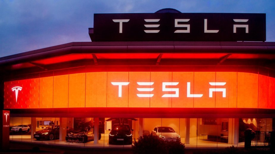 Tesla psuje się jak nigdy. Tysiące wezwań do serwisu Tesla psuje się jak nigdy. Tysiące wezwań do serwisu
