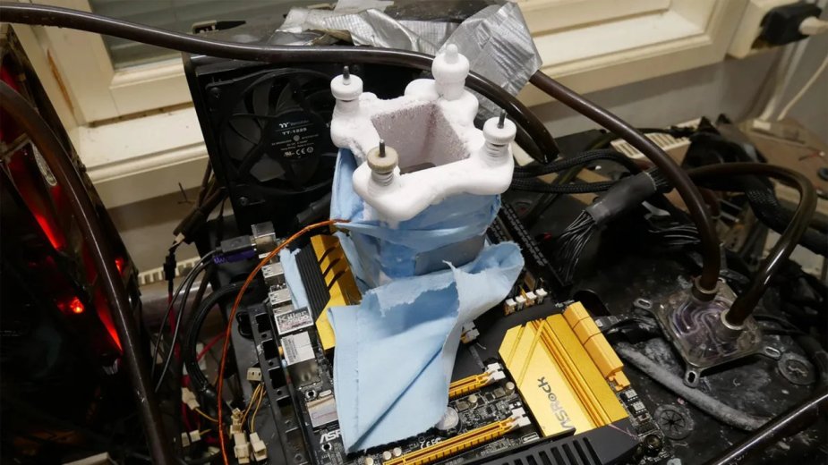 13-letni procesor Intela pobił rekord. Sprawę załatwiło 6,3 GHz