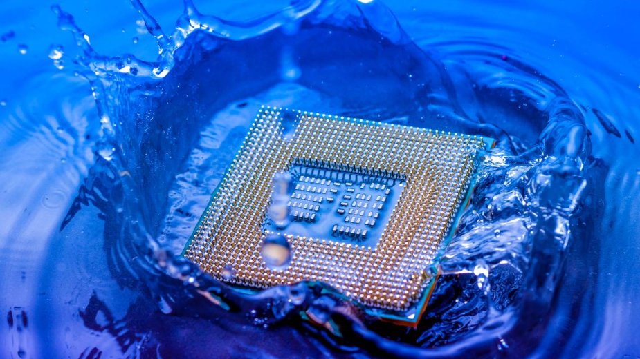 Intel Nova Lake wymusi zakup nowej płyty głównej. Pierwsze zdjęcie procesora potwierdza