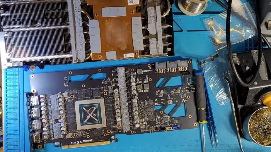 RTX 3080 gotował pamięci. Wystarczyła pasta w miejscu, w którym nie powinno jej być