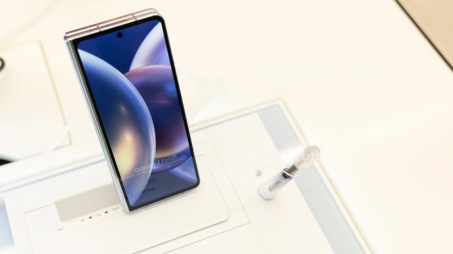 Samsung znalazł sposób na największą wadę składanych telefonów. Sprawdzimy to w Galaxy Z Fold9?