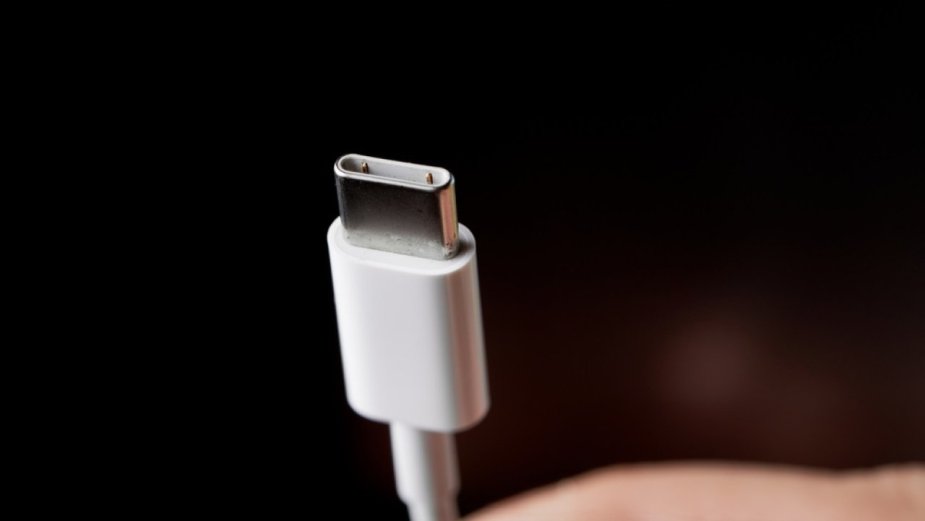 Nowe smartfony nawet bez kabla USB w pudełku. Ale taniej nie będzie...