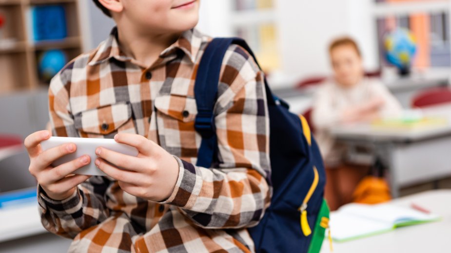 Zakaz używania smartfonów w polskich szkołach coraz bliżej