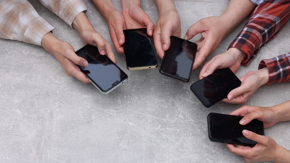 Smartfony cofają się w rozwoju. Mniej RAM to mniej SMART