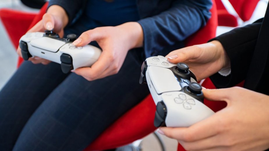 PlayStation z ograniczeniami dla młodych graczy. Sony wprowadza weryfikację wieku