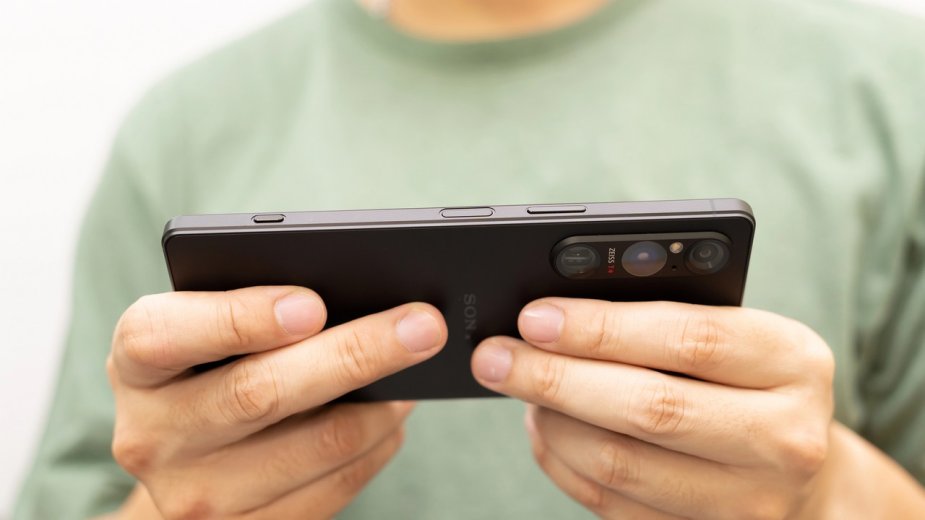 Wszyscy czekają na nowego Androida. Ten smartfon dostał system sprzed 13 lat