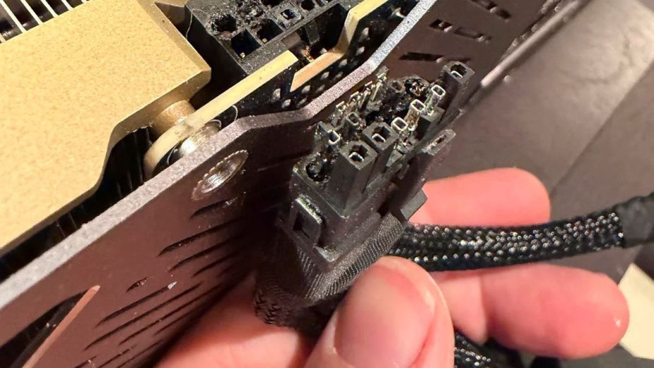 Stopione wtyczki wracają jak bumerang. NVIDIA nie rozwiązała problemu