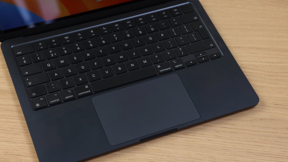 Surface Laptop 8 przegrywa z MacBookiem Air. Nawet w aplikacji Microsoft był gorszy
