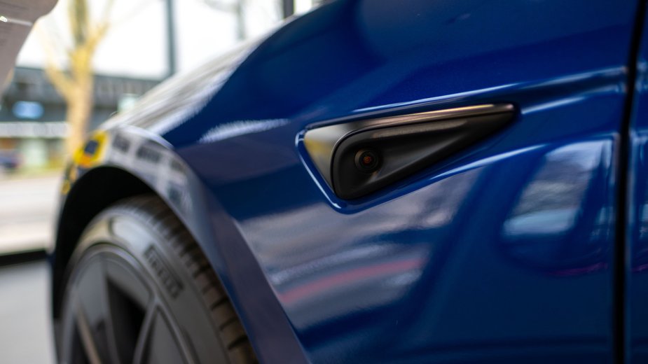 Tesla ma problem z kamerą cofania. Akcją objętych jest ponad 218 tys. aut