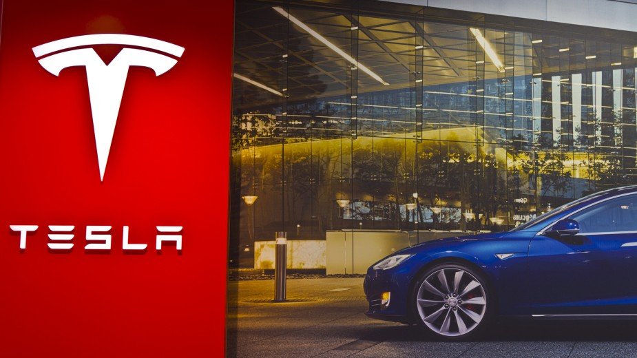 Tesla sprzedaje się lepiej w Polsce niż w Indiach. Porażka Muska na całej linii