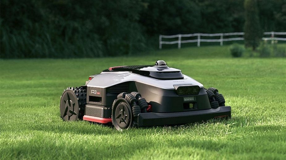 Koszenie ogrodu droższe przez UE. Szykują rekordowe cła na chińskie roboty