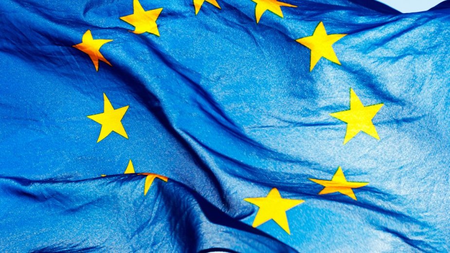 USA i Chiny tworzą AI. Unia Europejska woli zapłacić abonament