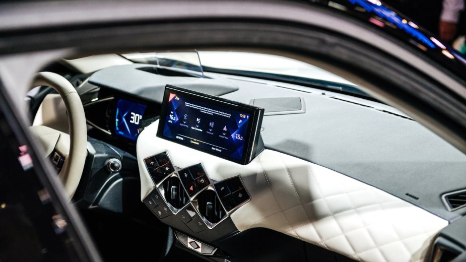 Użytkownicy Androida zgłaszają kłopoty z Bluetooth w autach. Google milczy