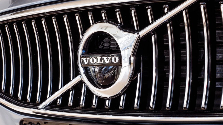 Volvo EX60 z Gemini AI. Auto ma widzieć znaki i pomagać przy parkowaniu