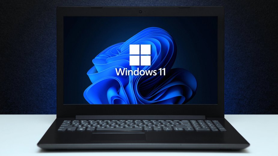 Windows 11 potrzebował 20 minut, Win 10 robił w dwie. Użytkownikowi puściły nerwy