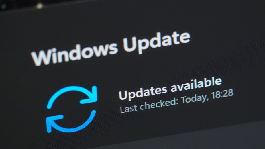 Windows 11 wymaga głębokiej naprawy. Microsoft chce dogonić Linuksa