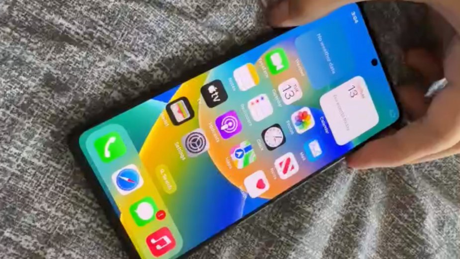 iPhone za grosze? Programiści uruchomili iOS na telefonie Xiaomi