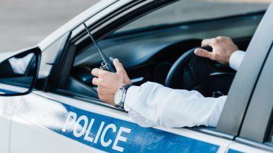 Policja dostała AI. Teraz nawet droga do babci może wyglądać podejrzanie