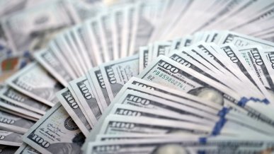 Arm chce zapłacić prezesowi 800 mln dolarów. Akcjonariusze nie mogą uwierzyć